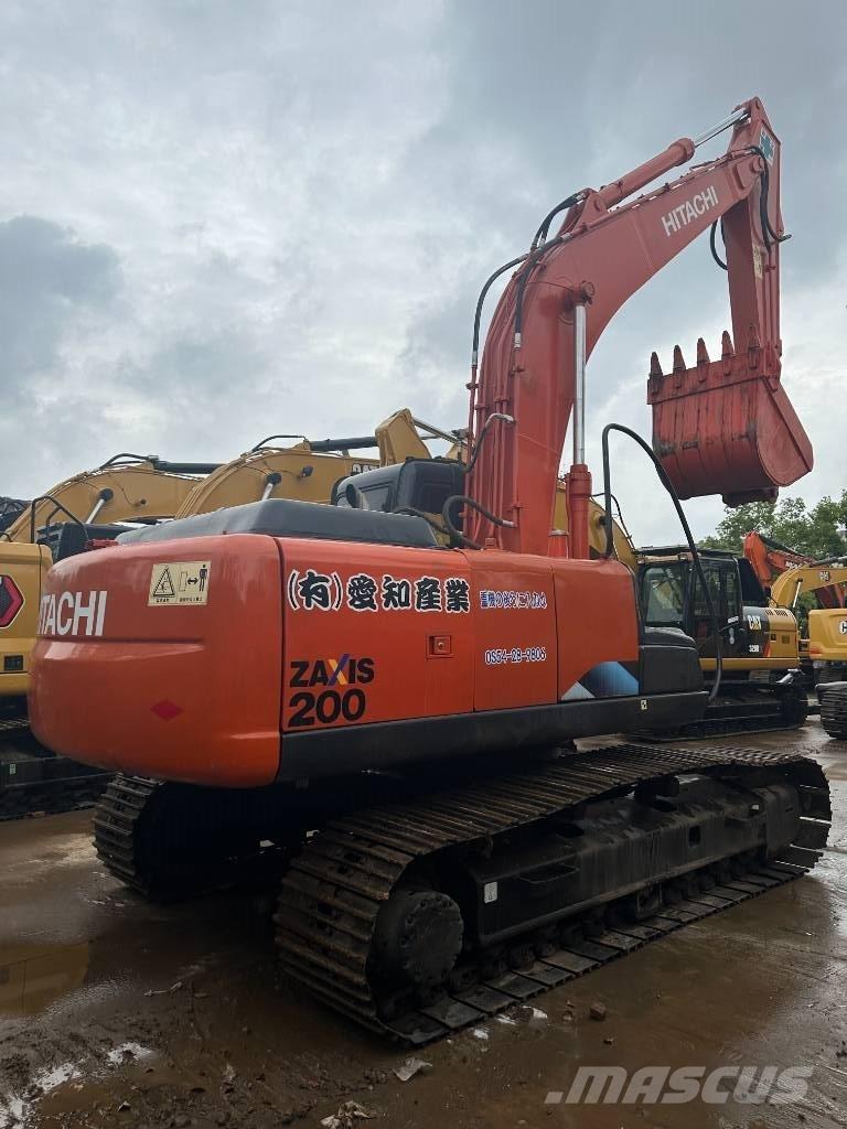 Hitachi ZX 200 Pelle sur chenilles