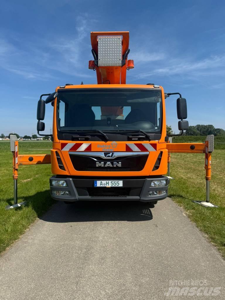 Palfinger P 300 KS Camion nacelle