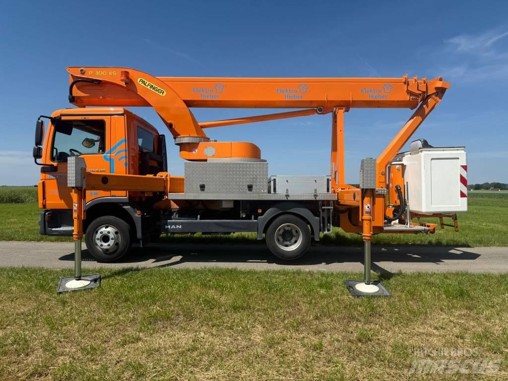 Palfinger P 300 KS Camion nacelle