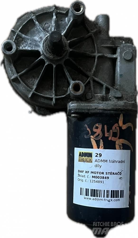 DAF XF MOTOR STĚRAČŮ Moteur