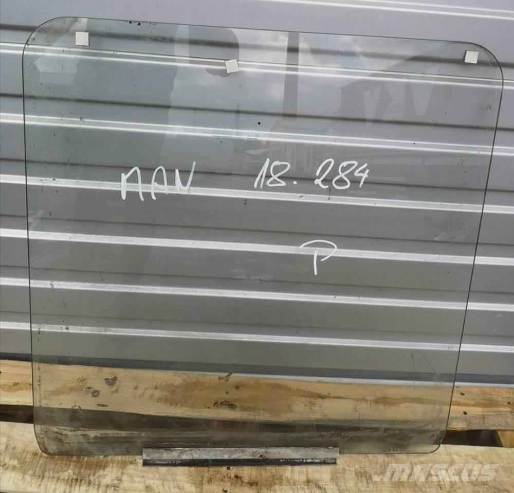 MAN OKNO PRAVÁ Transport - Autres