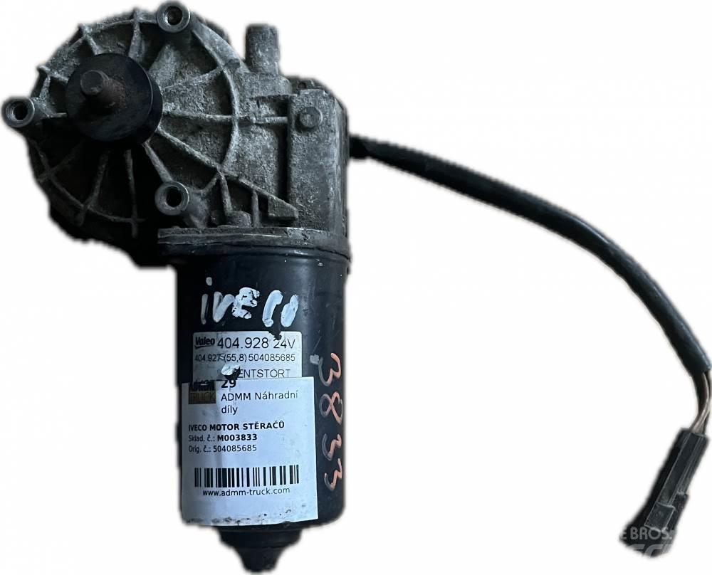  MOTOR STĚRAČŮ Moteur