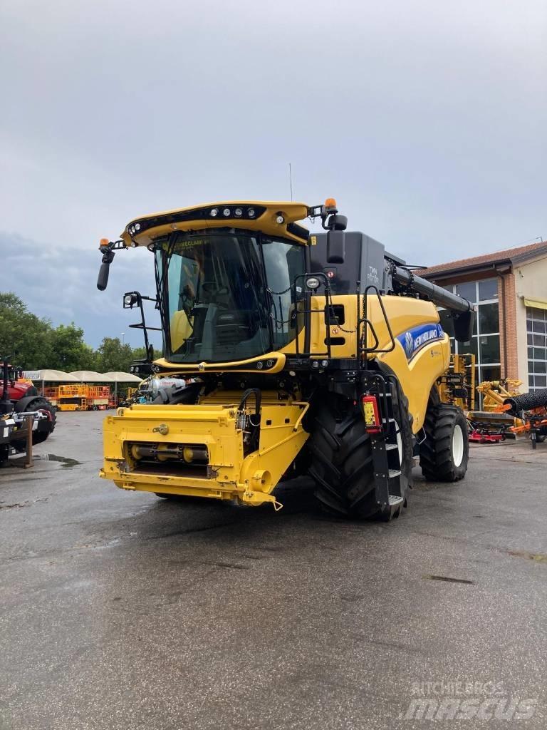New Holland CR 8.90 Moissonneuse batteuse