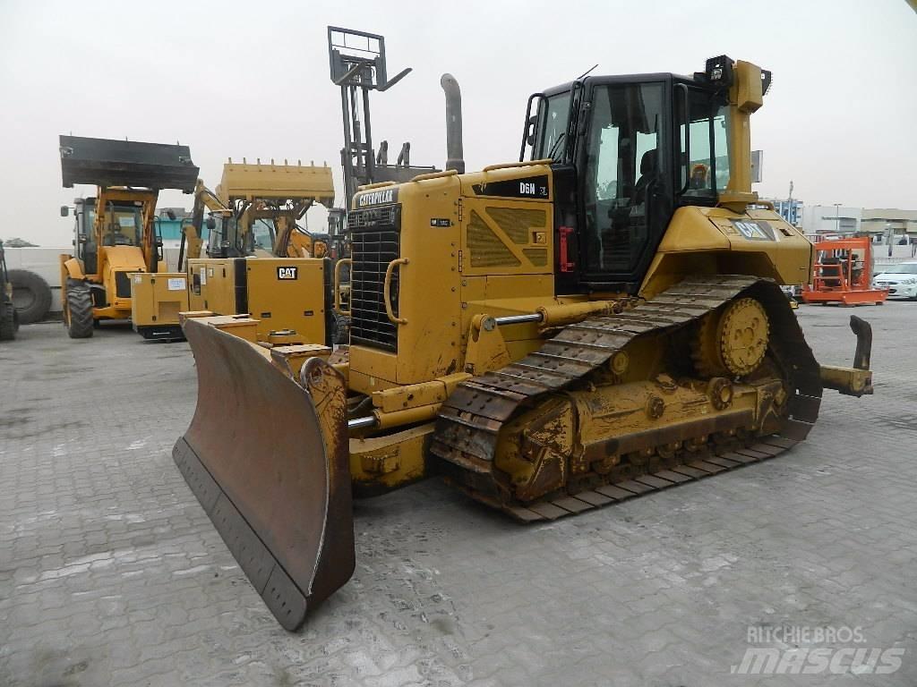CAT D 6 N XL Bouteurs sur chenilles