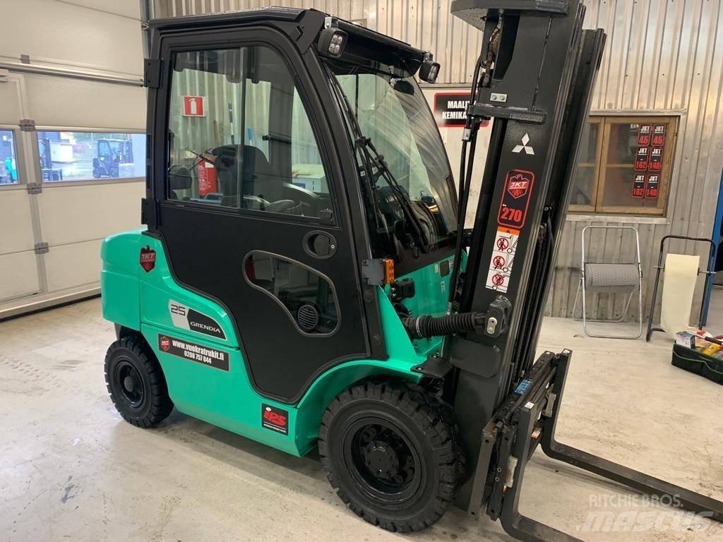 Mitsubishi FD25N3 Chariots diesel