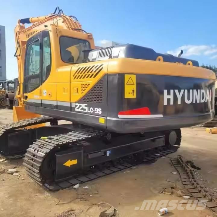 Hyundai HX 225 LC -9s Pelle sur chenilles