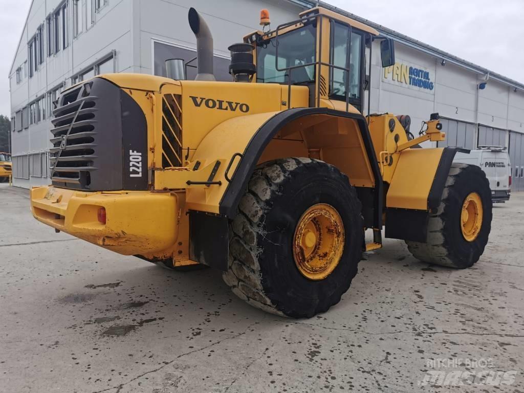 Volvo L220F Chargeuse sur pneus