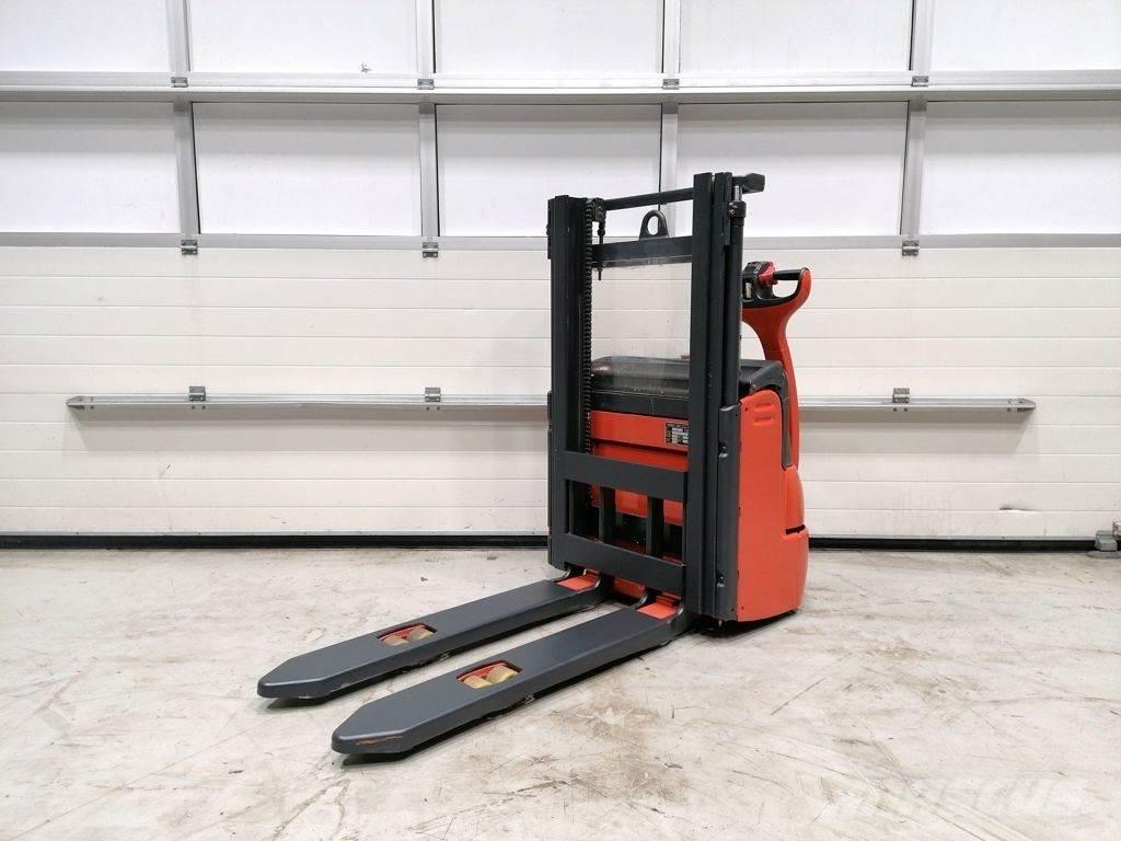 Linde L10 Gerbeur accompagnant