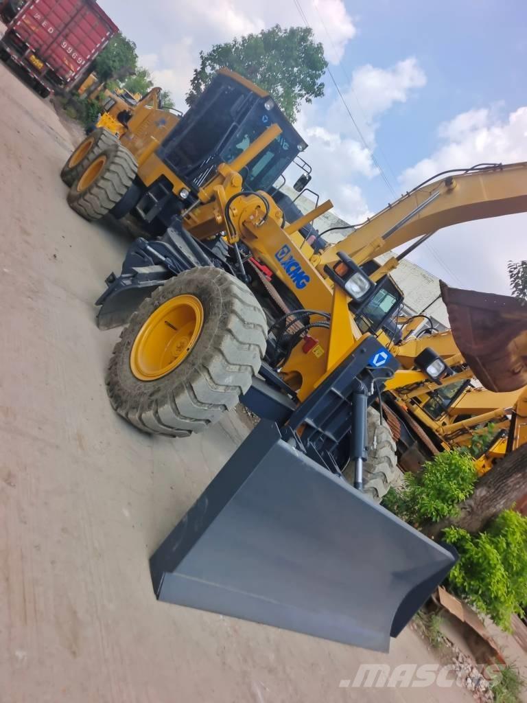 XCMG GR 2153 Niveleuse