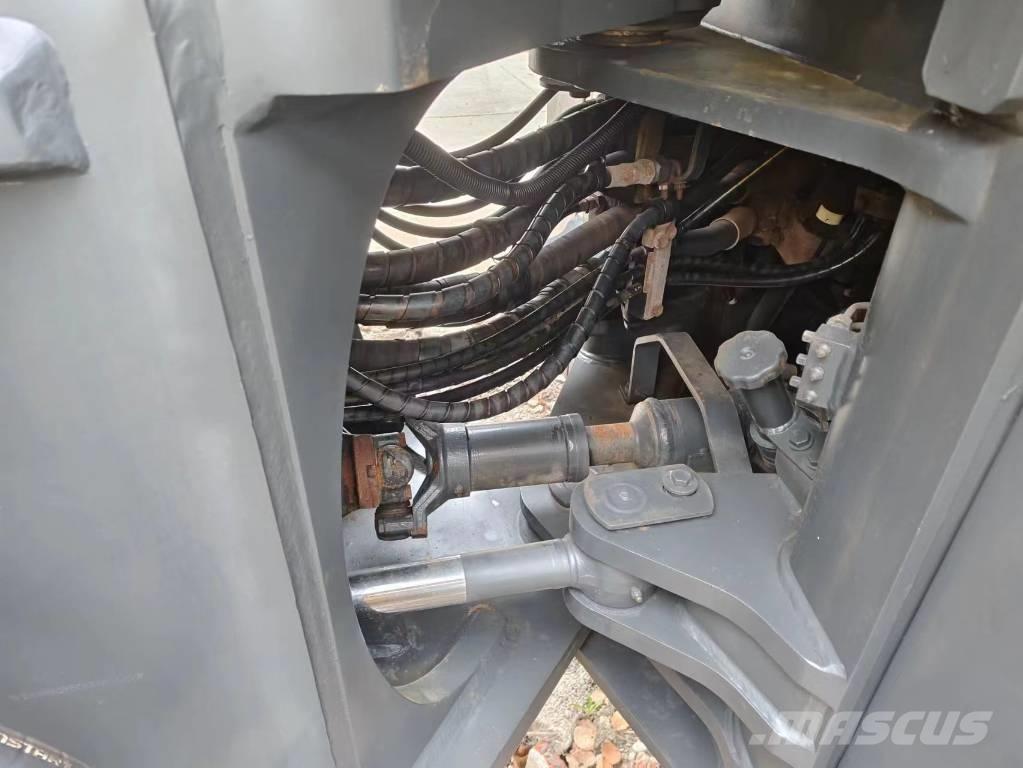 Komatsu WA 470 Chargeuse sur pneus