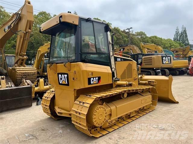 CAT D 5 K Bouteurs sur chenilles