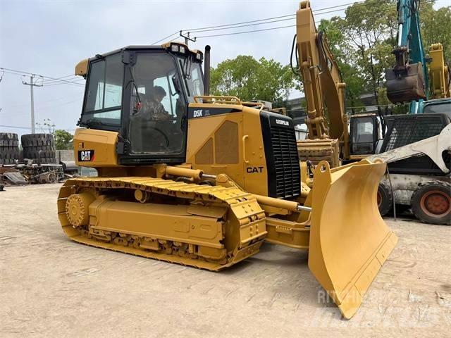 CAT D 5 K Bouteurs sur chenilles