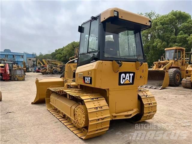 CAT D 5 K Bouteurs sur chenilles