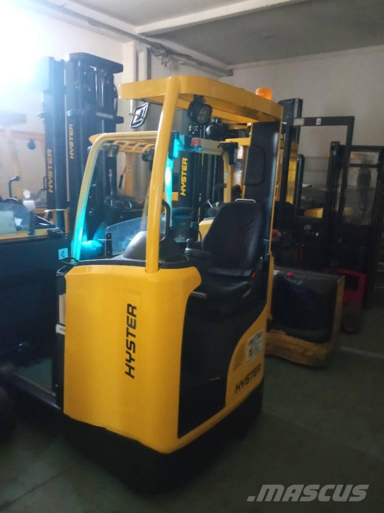 Hyster R 1.4 Chariot à mât rétractable