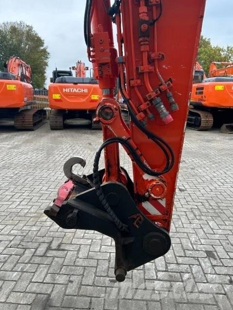 Hitachi ZX 170 W-3 Pelle sur pneus