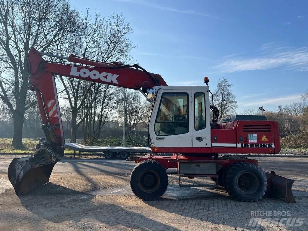 Liebherr 902 Pelle sur pneus