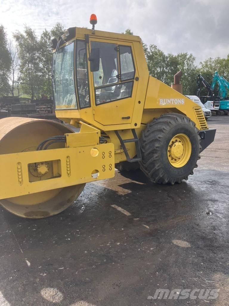 Bomag BW 213 Rouleaux monocylindre