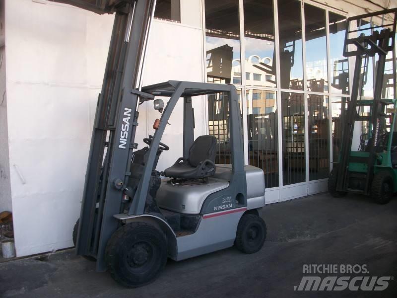 Nissan PL02A25 Chariots GPL