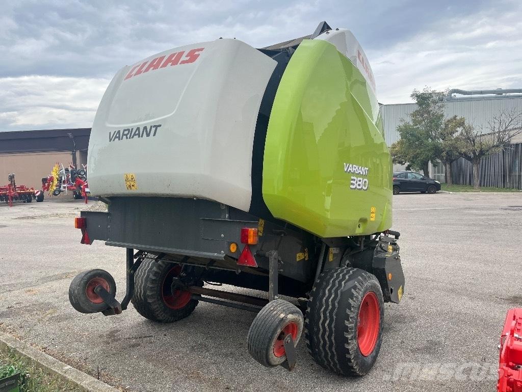 CLAAS Variant 380 Presse à balle ronde