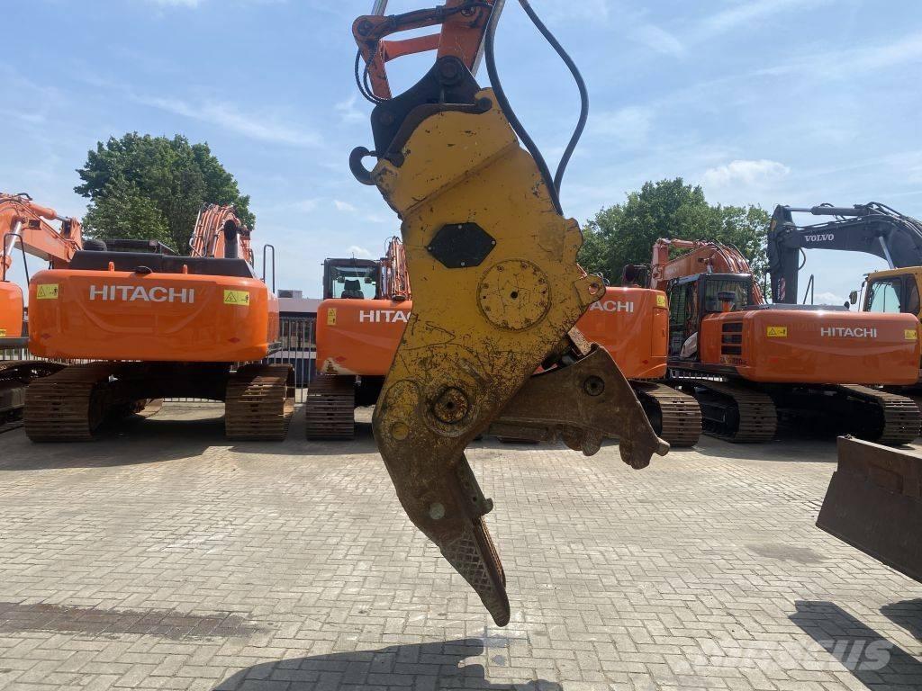 Okada CW 30/40 Concasseur de Travaux Publics