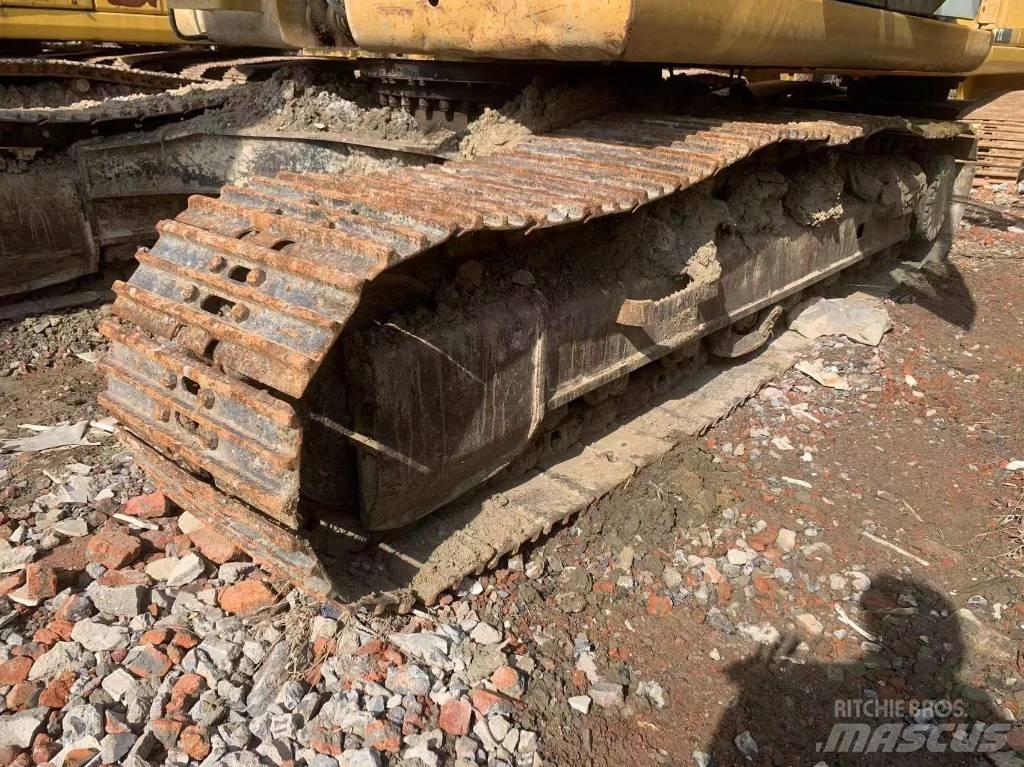 CAT 323D2 Pelle sur chenilles