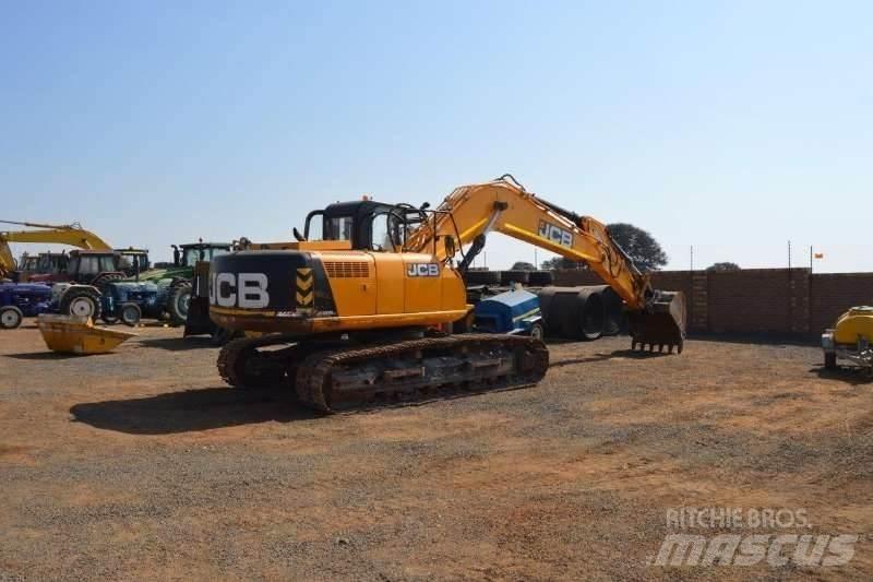 JCB JS205 Mini pelle < 7t