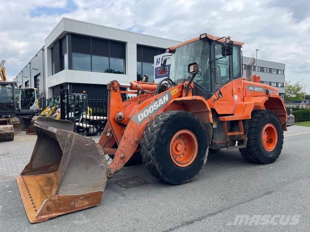 Doosan DL200-3 | A/C Chargeuse sur pneus