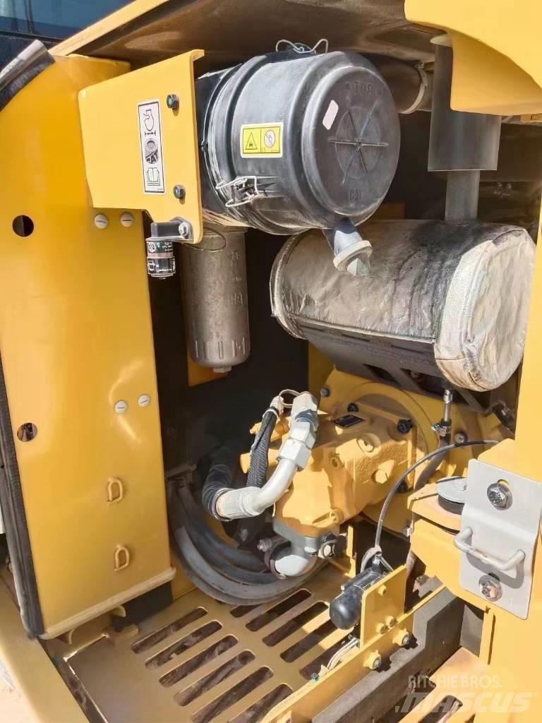 CAT 305.5 E2 Mini pelle < 7t