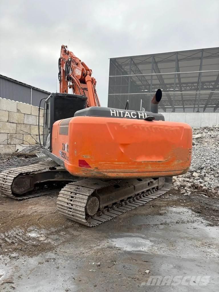 Hitachi ZX250LC-5B Pelle sur chenilles