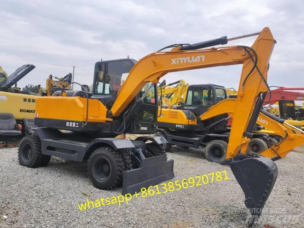 Xinyuan XYB75 Pelle sur pneus