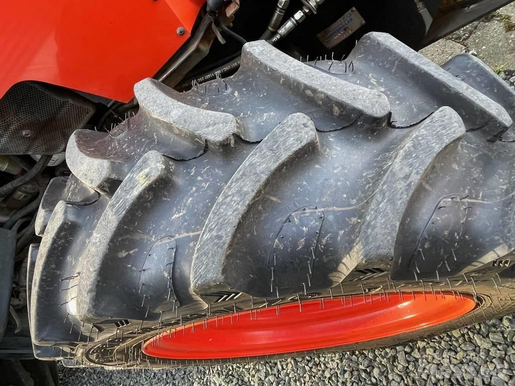 Kubota M 7040 Tracteur