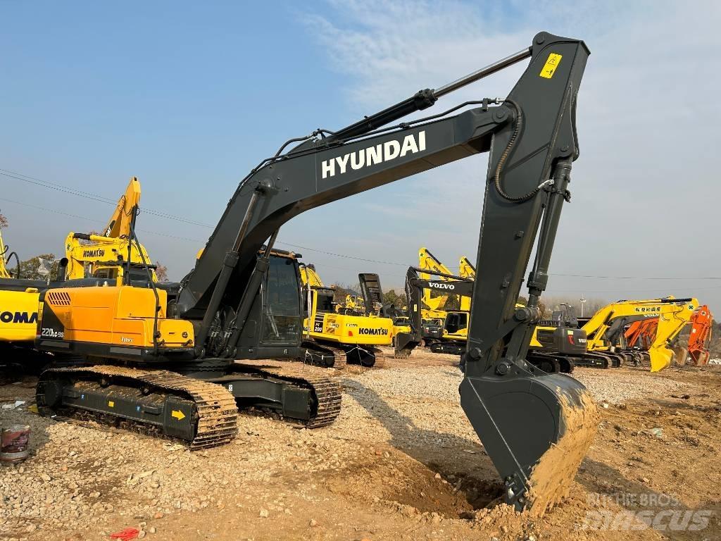 Hyundai R220LC-9S Pelle sur chenilles