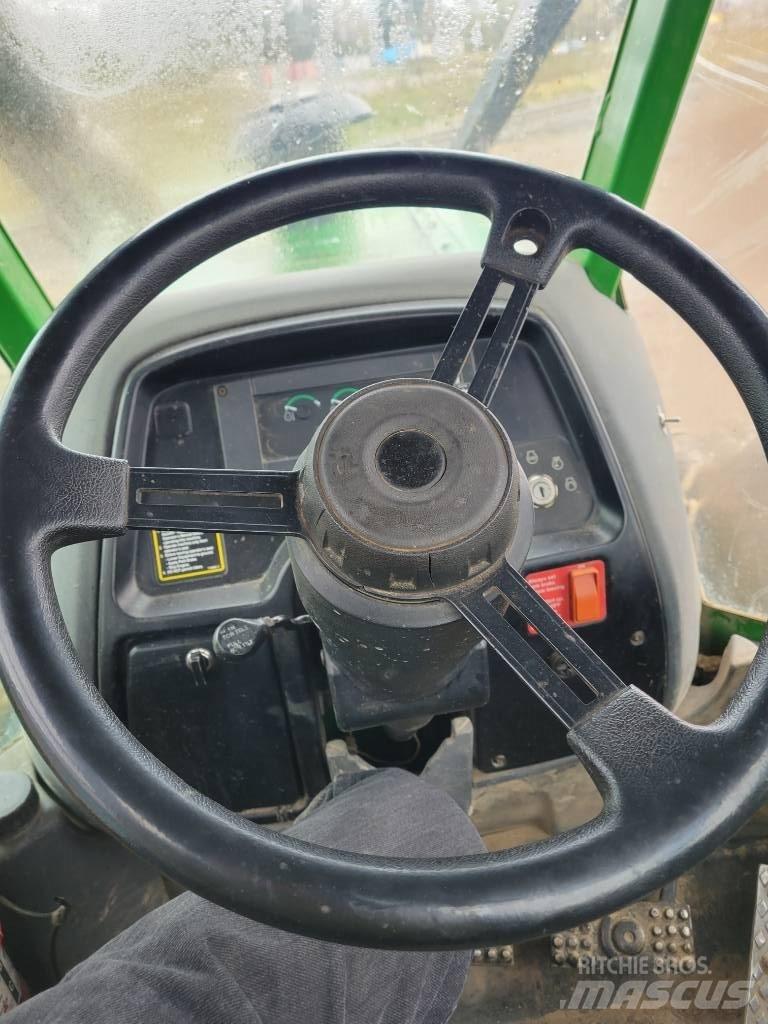 John Deere 748 H Débusqueur
