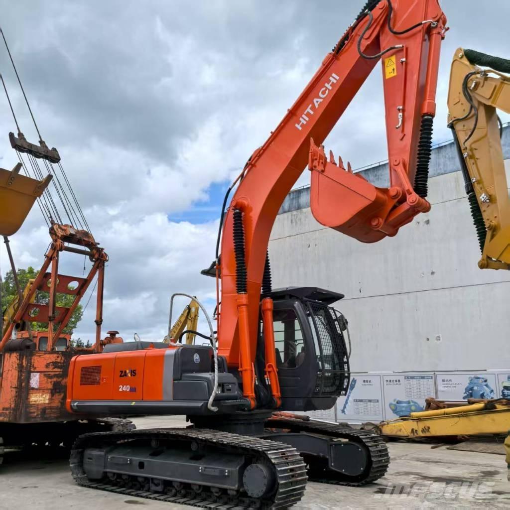 Hitachi ZX 240 HG Pelle sur chenilles