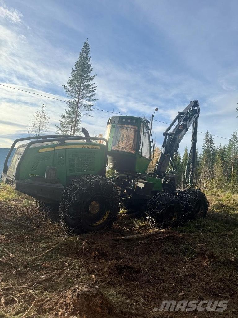 John Deere 1170 E Abatteuse