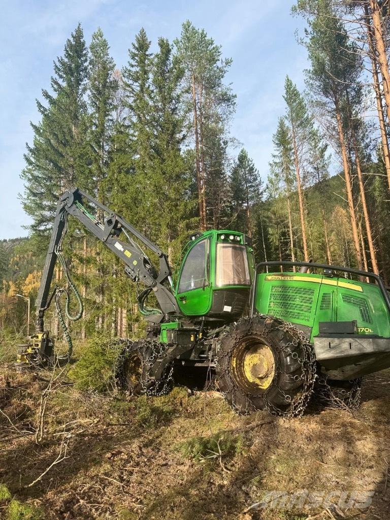John Deere 1170 E Abatteuse