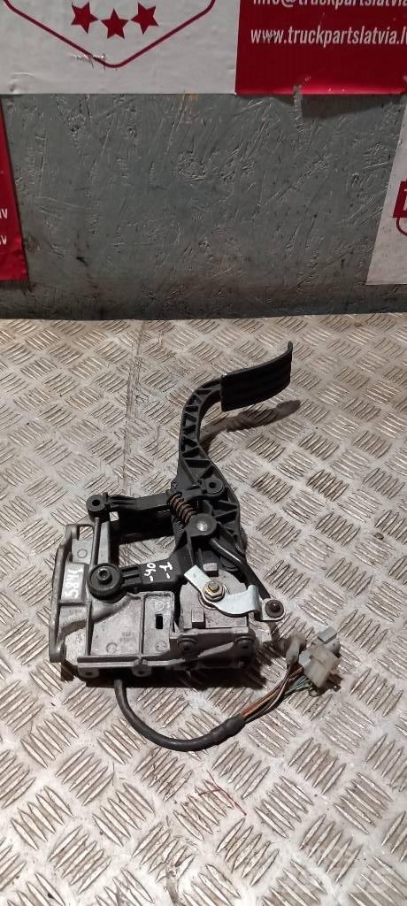 Scania P 94   1364173 Cabines
