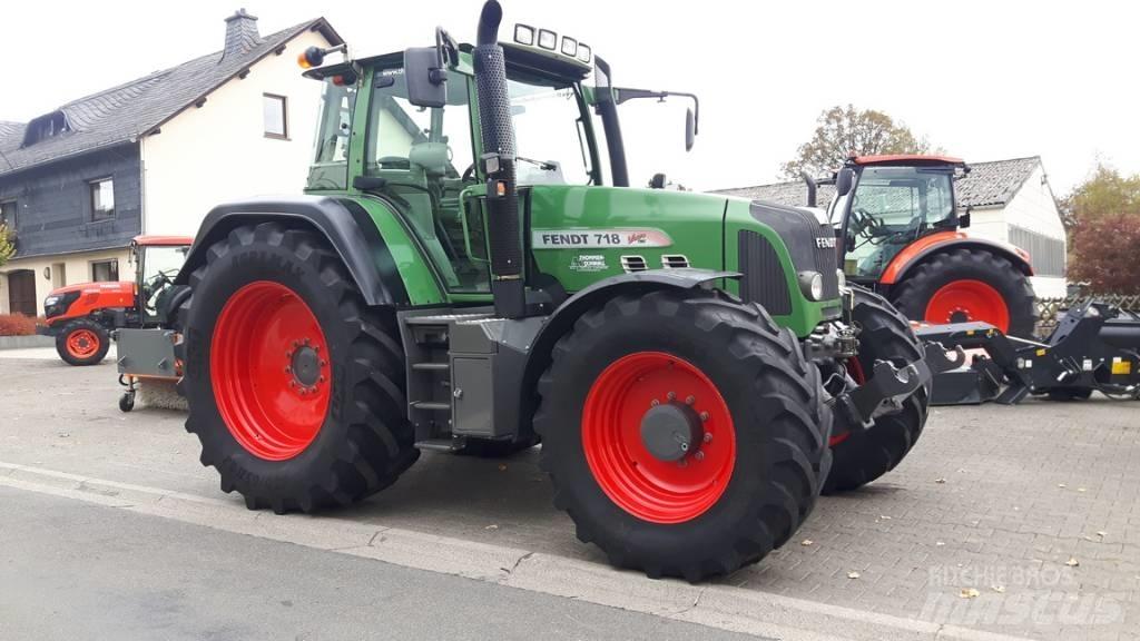 Fendt 718 Vario TMS Tracteur