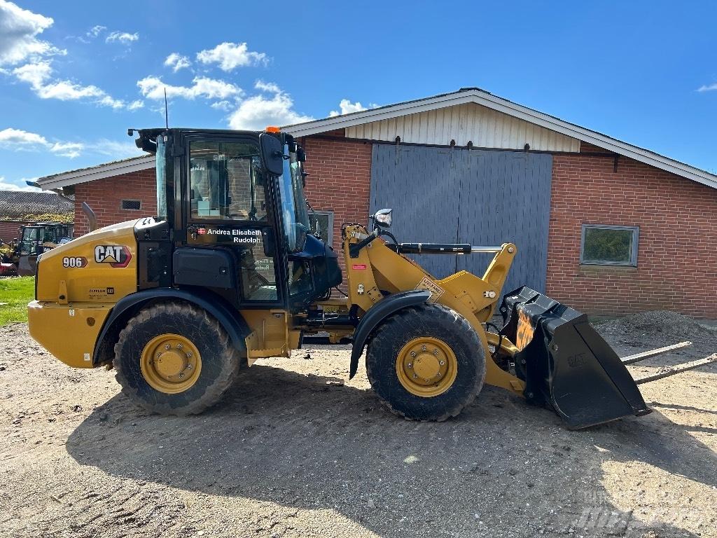 CAT 906 Chargeuse sur pneus