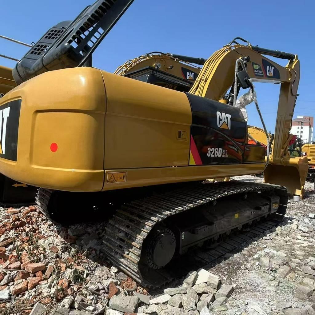 CAT 326D2L Pelle sur chenilles