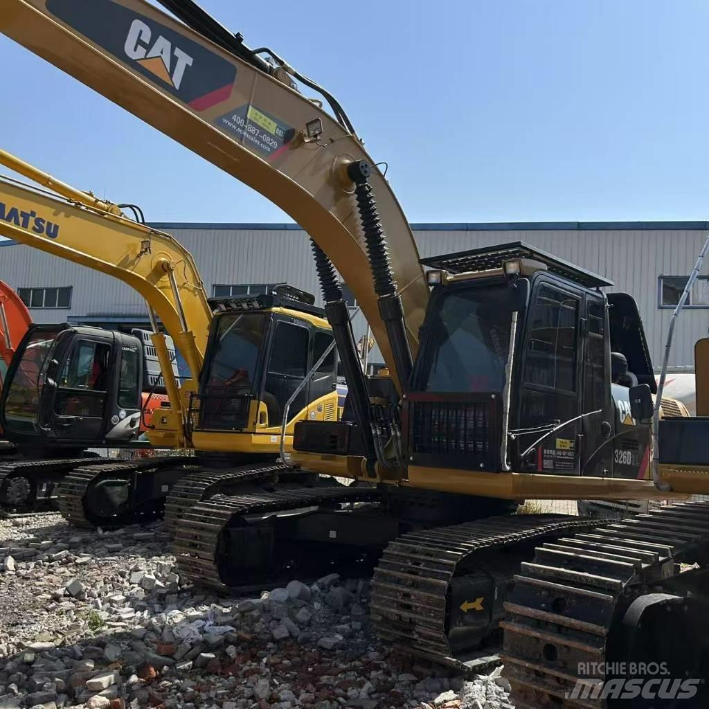 CAT 326D2L Pelle sur chenilles