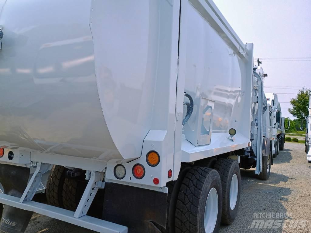 Mack LEU 613 Camion poubelle