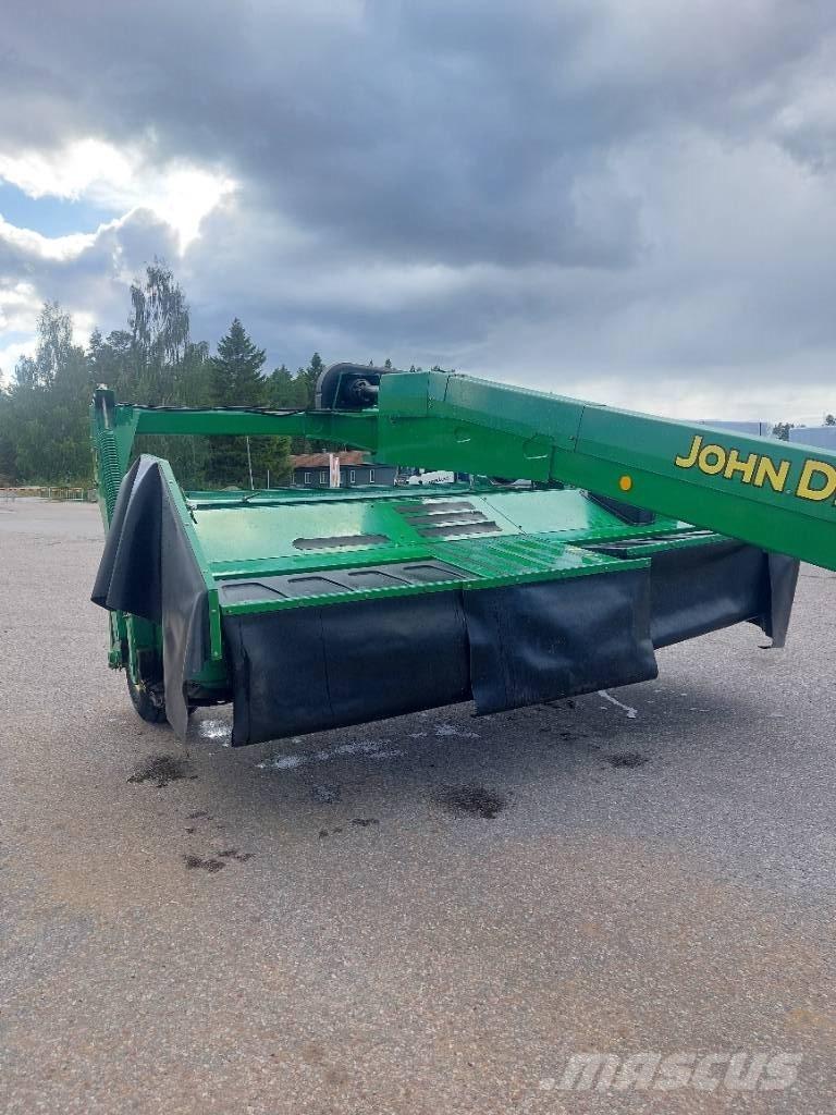 John Deere 735 Faucheuse-conditionneuse