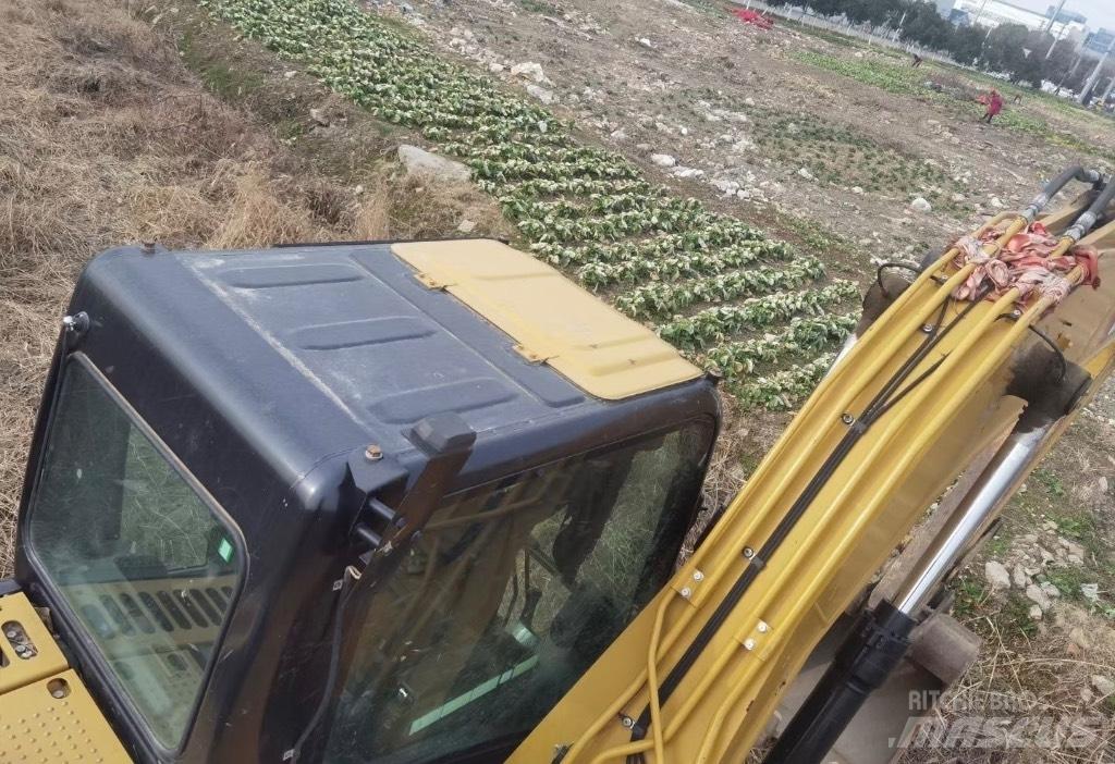 CAT 313 D Pelle sur chenilles