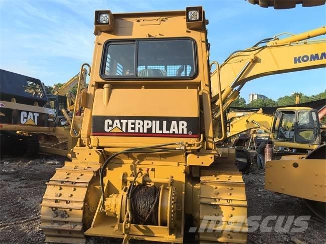 CAT D 6 D Bouteurs sur chenilles