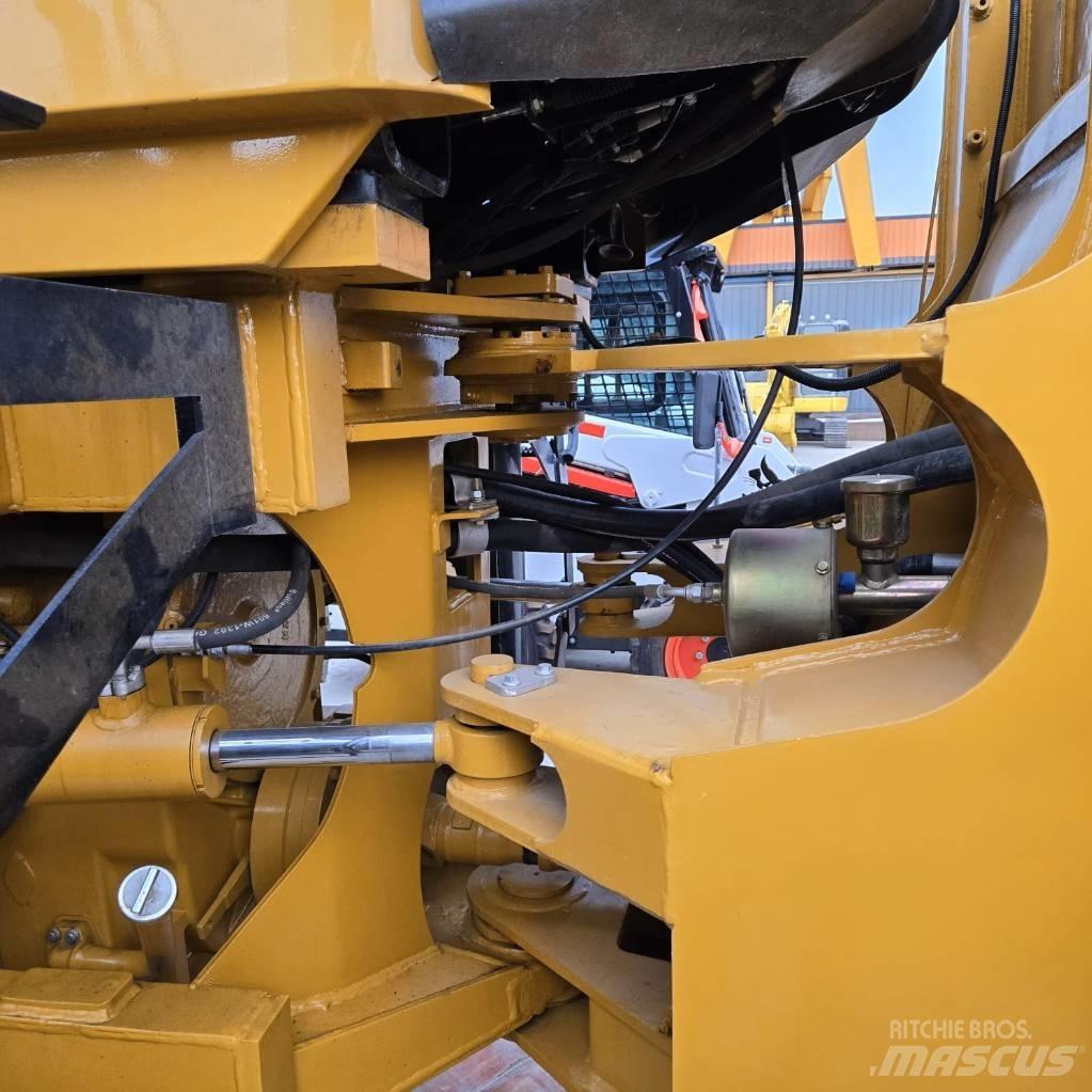 CAT 966 H Chargeuse sur pneus