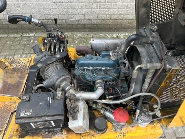 GiANT D 261 S Chargeuse sur pneus