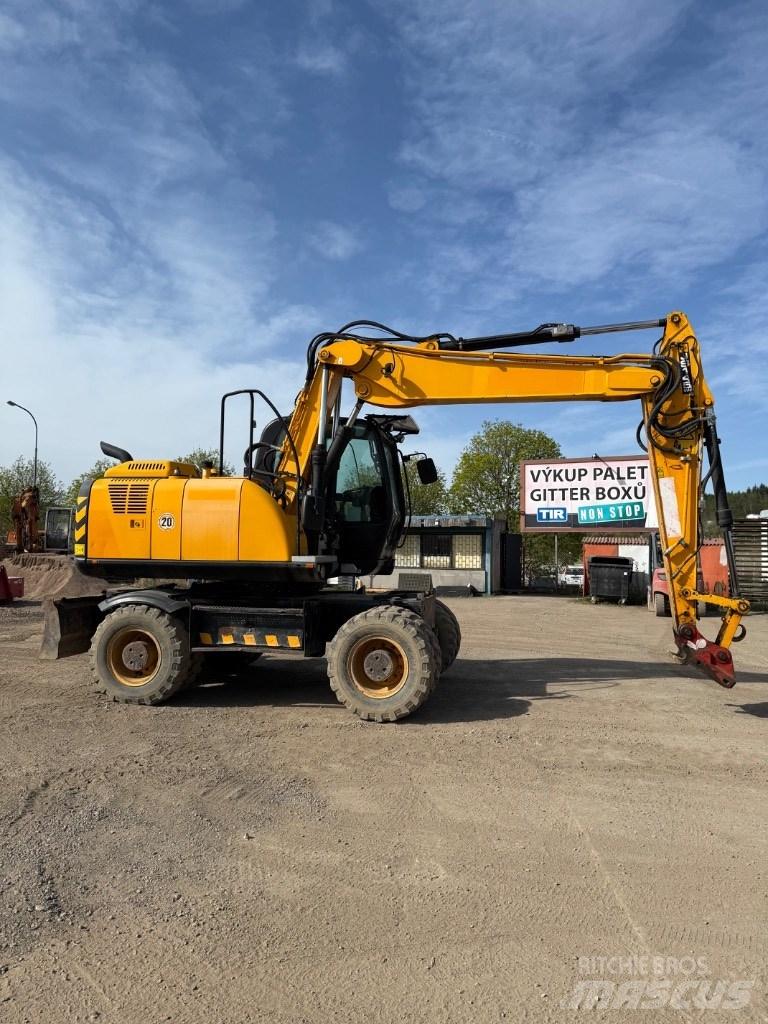 JCB JS 145 W Pelle sur pneus