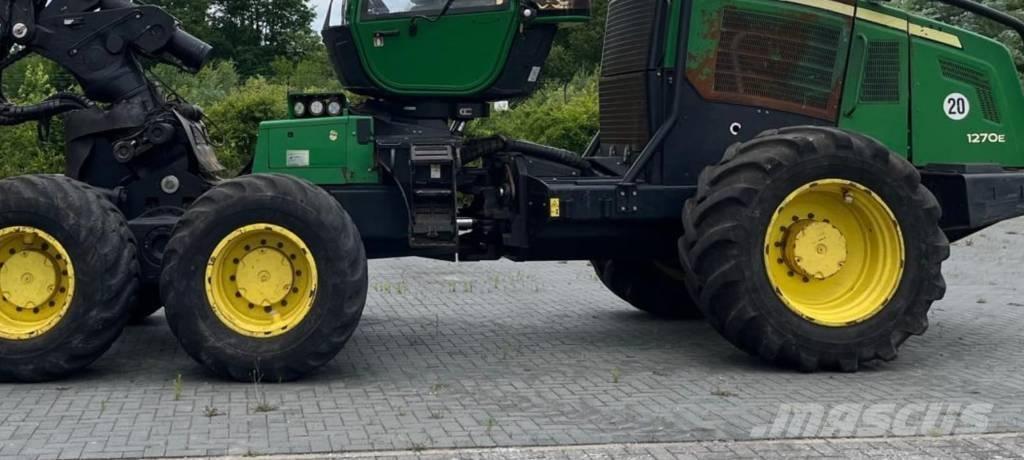 John Deere 1270 E Abatteuse