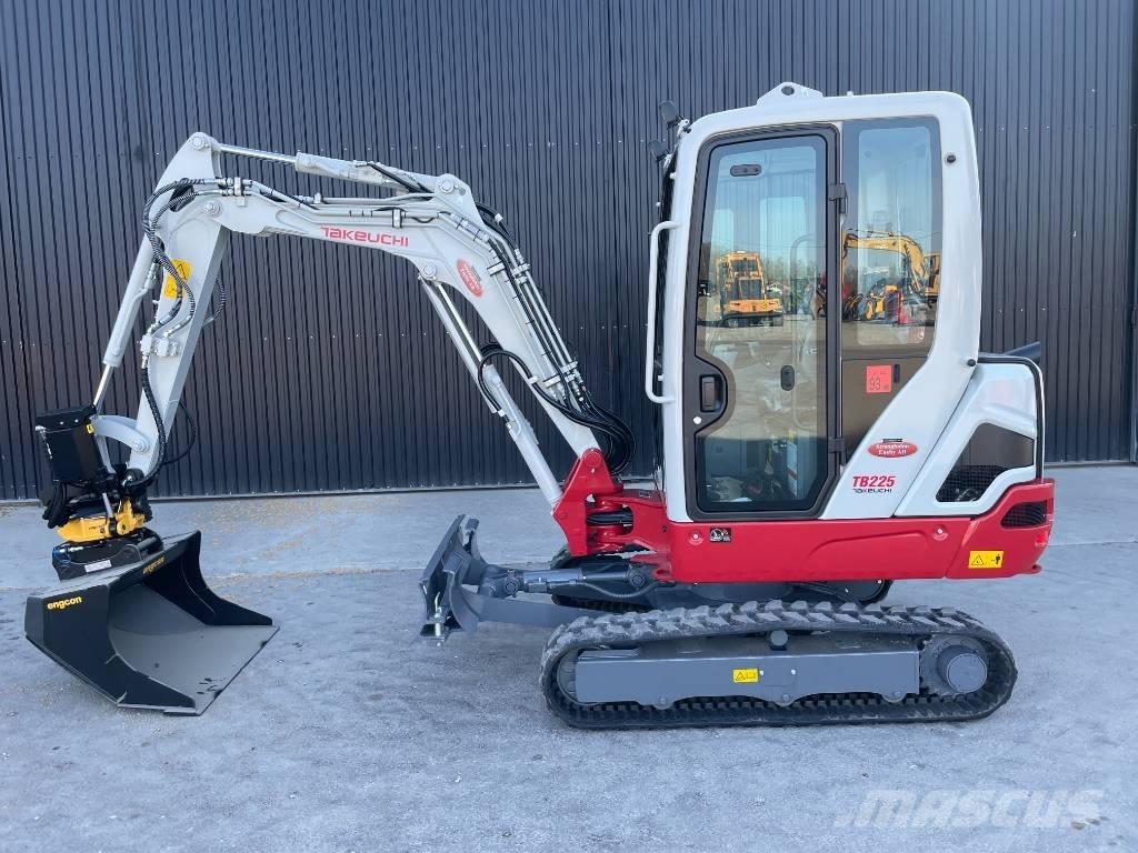 Takeuchi TB 225 Mini pelle < 7t